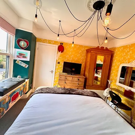 Brightham House - Exclusively For Adults-2